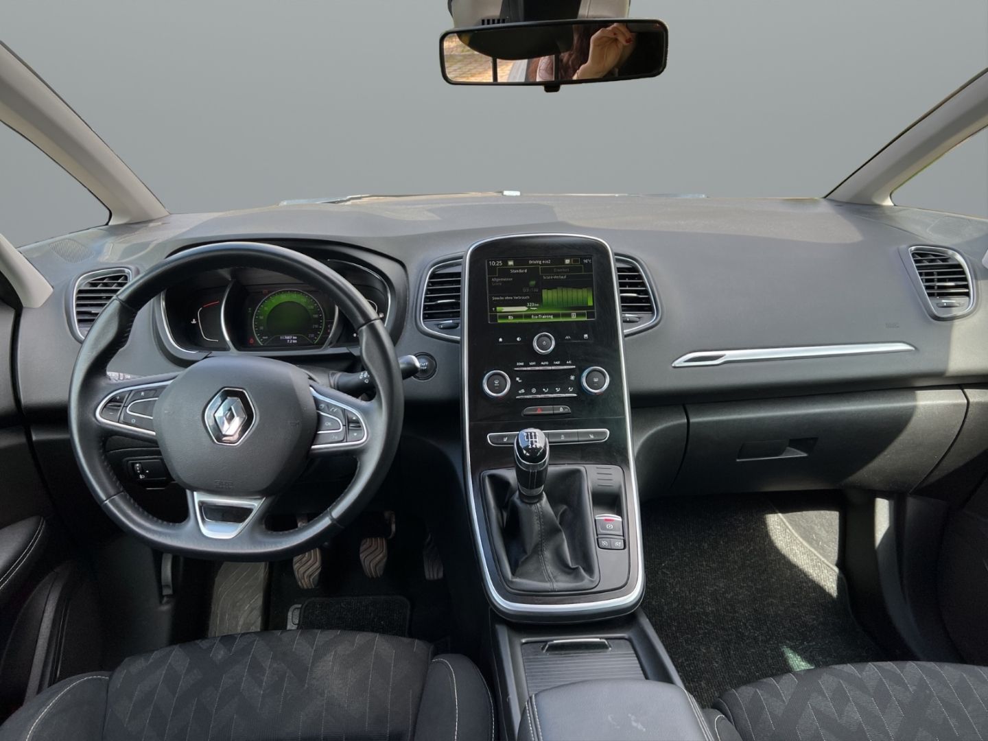 Fahrzeugabbildung Renault Scenic IV Grand Limited 1.3 TCe 140 EU6d-T AHK N