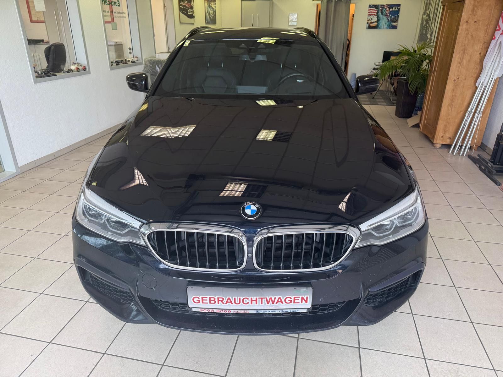 Fahrzeugabbildung BMW 540i Touring xDrive M /1.HAND/ SCHECKHEFT