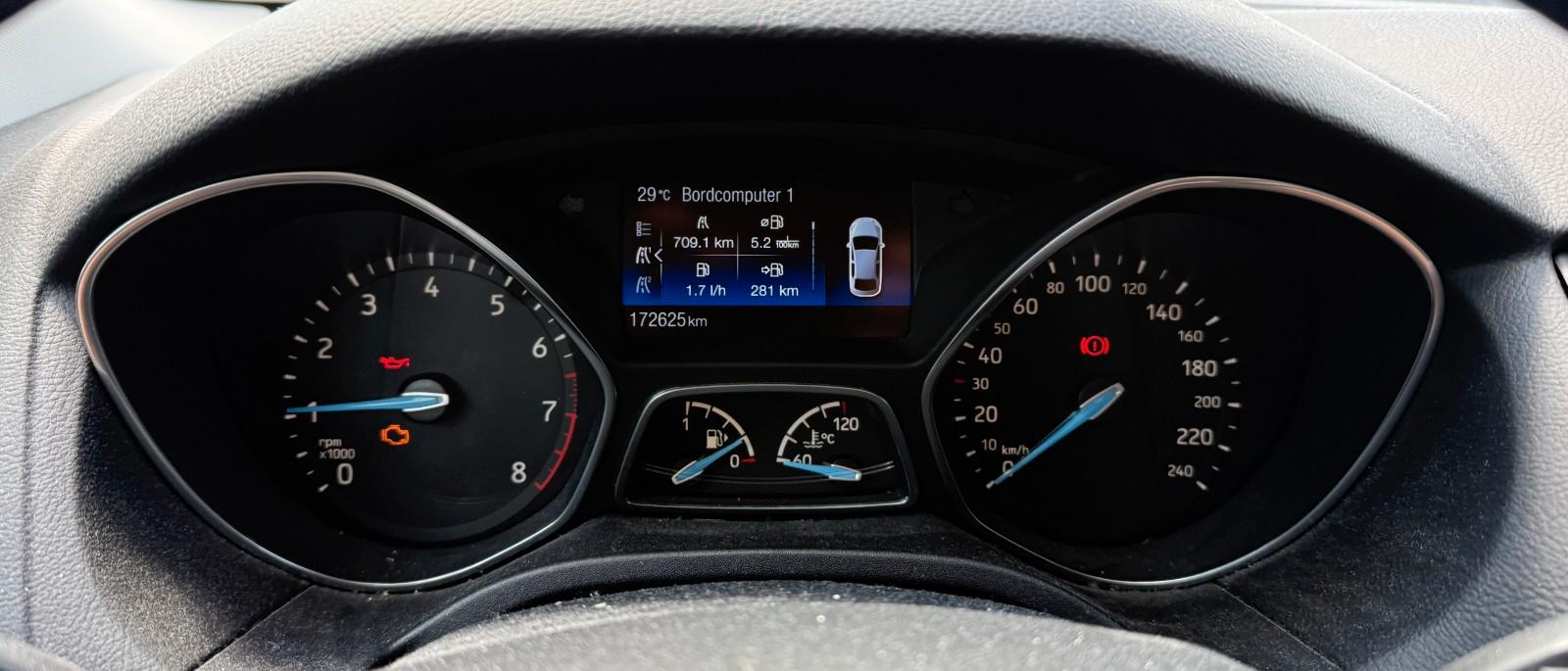 Ford Focus 2015 — photo 8