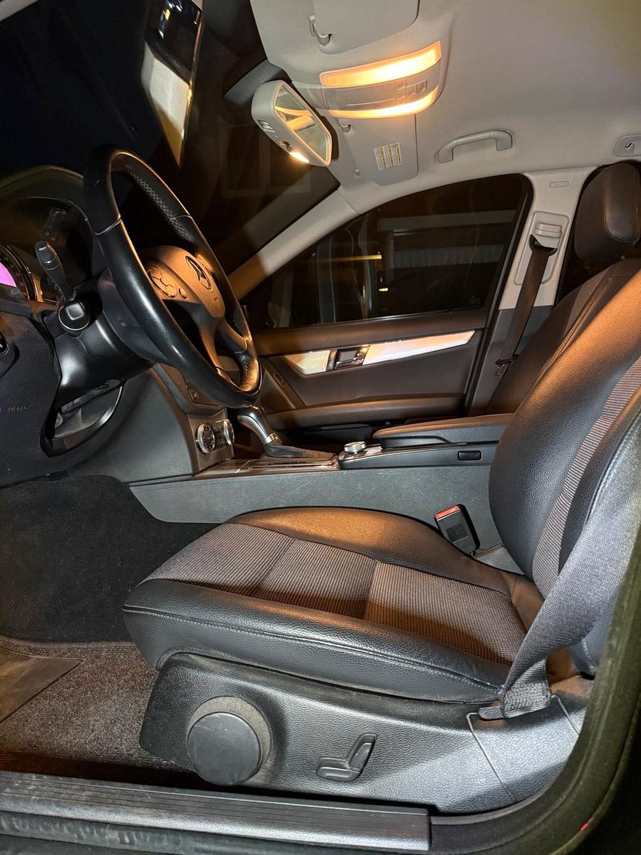 Mercedes-Benz C180 2009 — photo 15