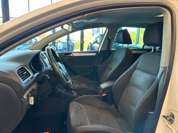 Volkswagen Golf VI*TEMPO*NAVI*PDC*ALCANTARA*1-HAND*