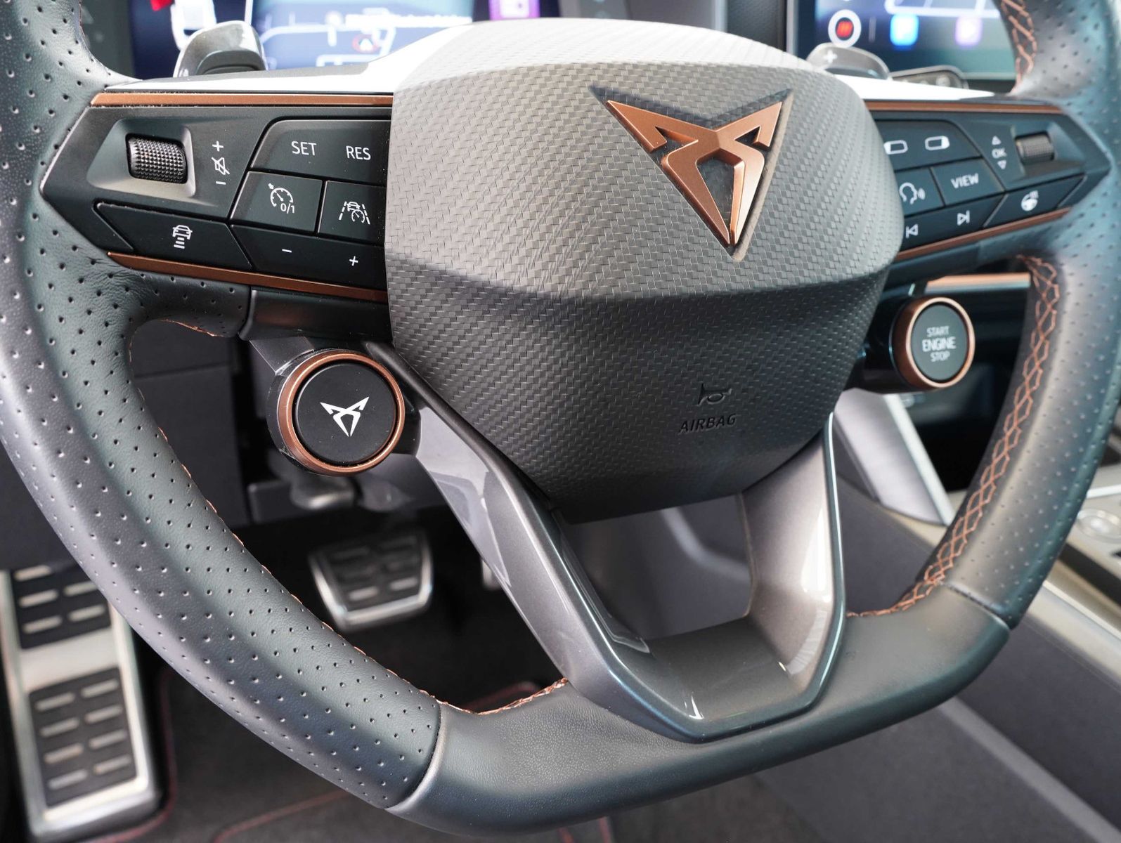 Fahrzeugabbildung CUPRA Leon Sportstourer VZ 2.0 TSI DSG 4Drive