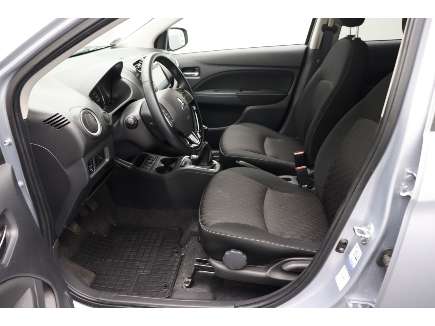 Fahrzeugabbildung Mitsubishi Space Star Select+ Garantie Klima Temp AppleCP