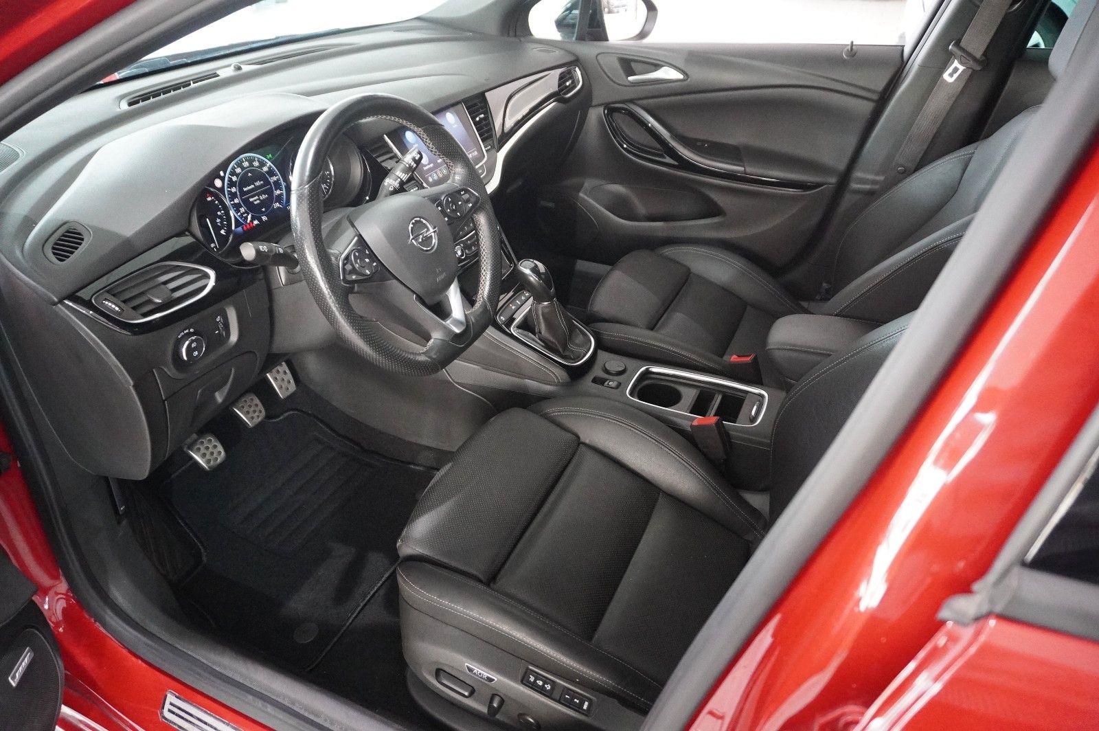 Fahrzeugabbildung Opel Astra K ST 1.5D ULTIMATE NAVI/SH/KAMERA/BOSE/AHK