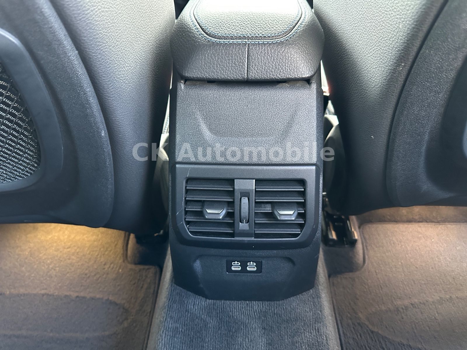 Fahrzeugabbildung BMW 118d M-Sport Shadow-Line/Navi/LED/PDC