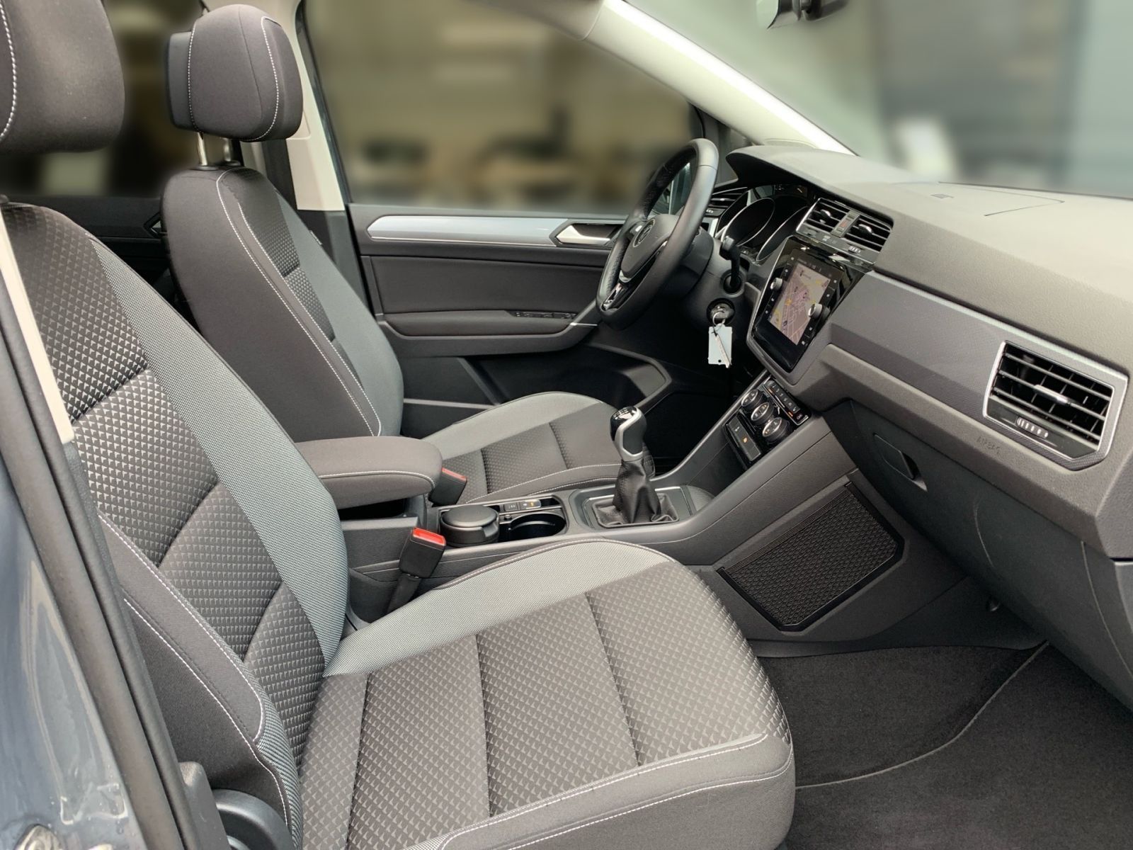 Fahrzeugabbildung Volkswagen Touran 2.0 TDI Active Navi Panorama Dach