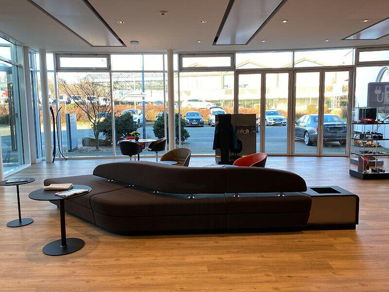 showroom-image-top