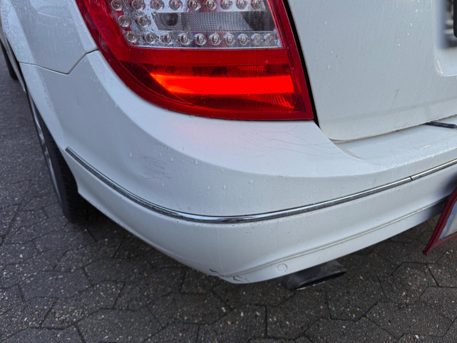 Mercedes-Benz C220 2011 — photo 11