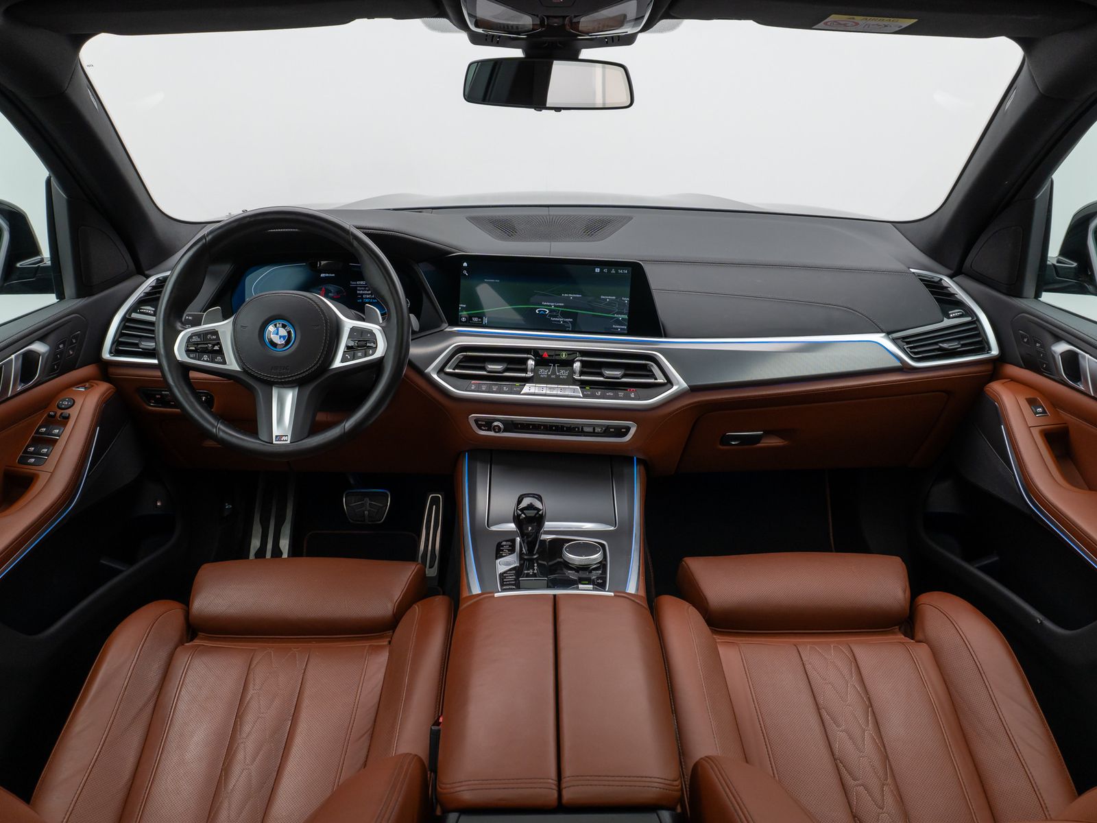 Fahrzeugabbildung BMW X5 xD45e M Sport Panorama 360°HUD HiFi NightVisi