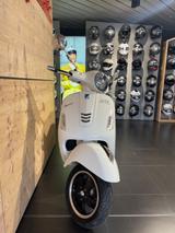 Vespa GTS 300 ABS  1.HD //  SCHNÄPPCHEN - VESPA ROLLER