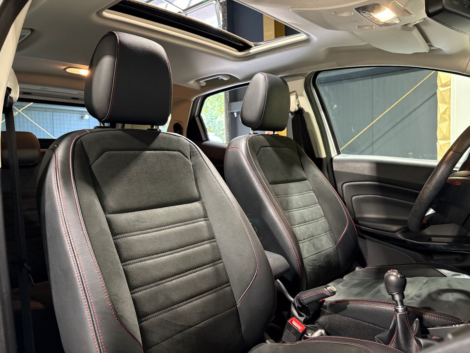 Fahrzeugabbildung Ford EcoSport ST-Line/ALCANTARA/PANO/APPLE/KAMERA/NAV