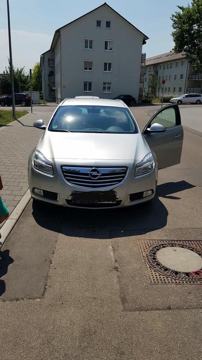 Opel Insignia 2011 — interior