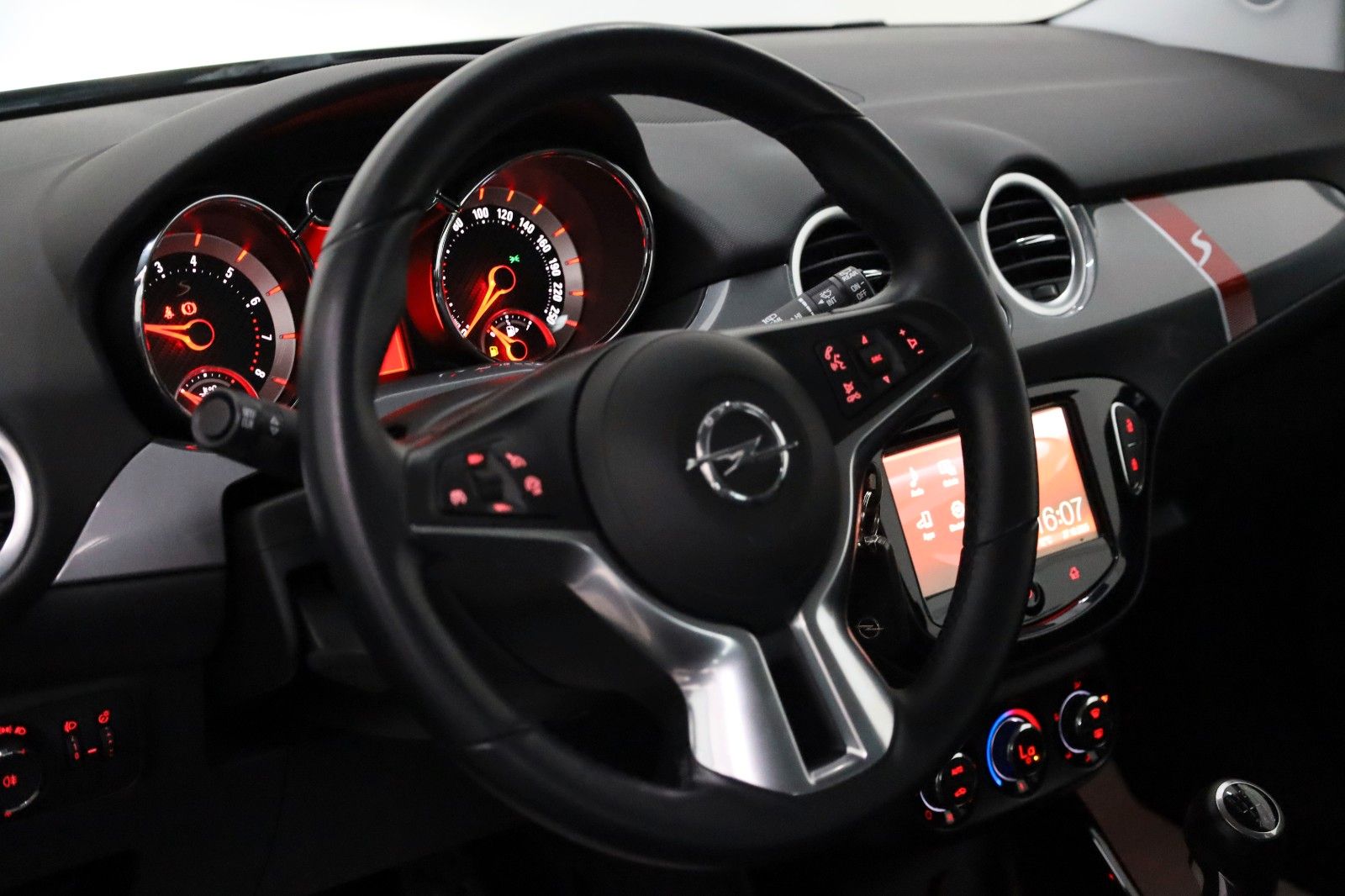 Fahrzeugabbildung Opel Adam S OPC Performance T.Leder,8 fach bereift