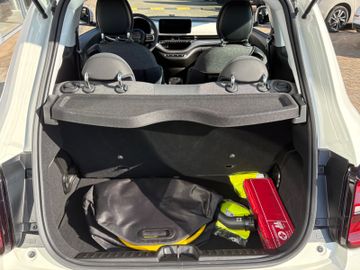 Fahrzeugabbildung Fiat 500 e Icon Navi SHZ DAB Temp. Klimaaut. uvm.