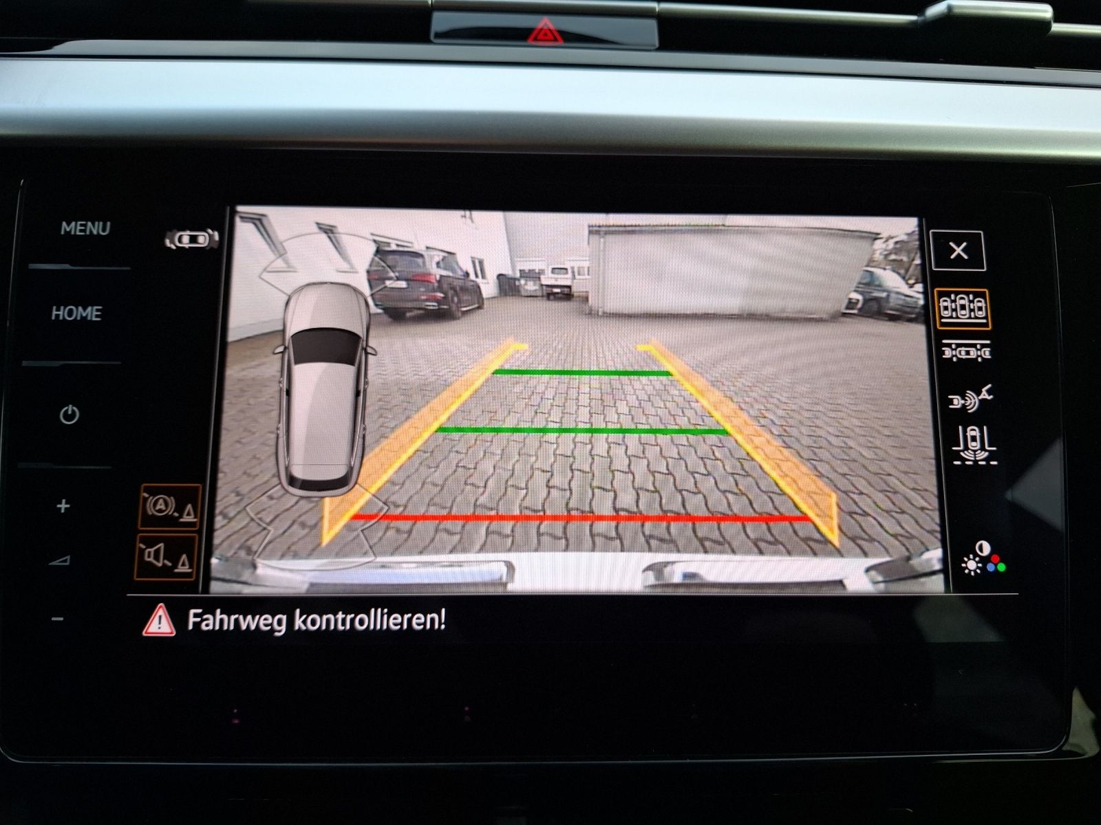 Fahrzeugabbildung Volkswagen Arteon SB TSI Elegance DSG LED Navi AID ACC RFK