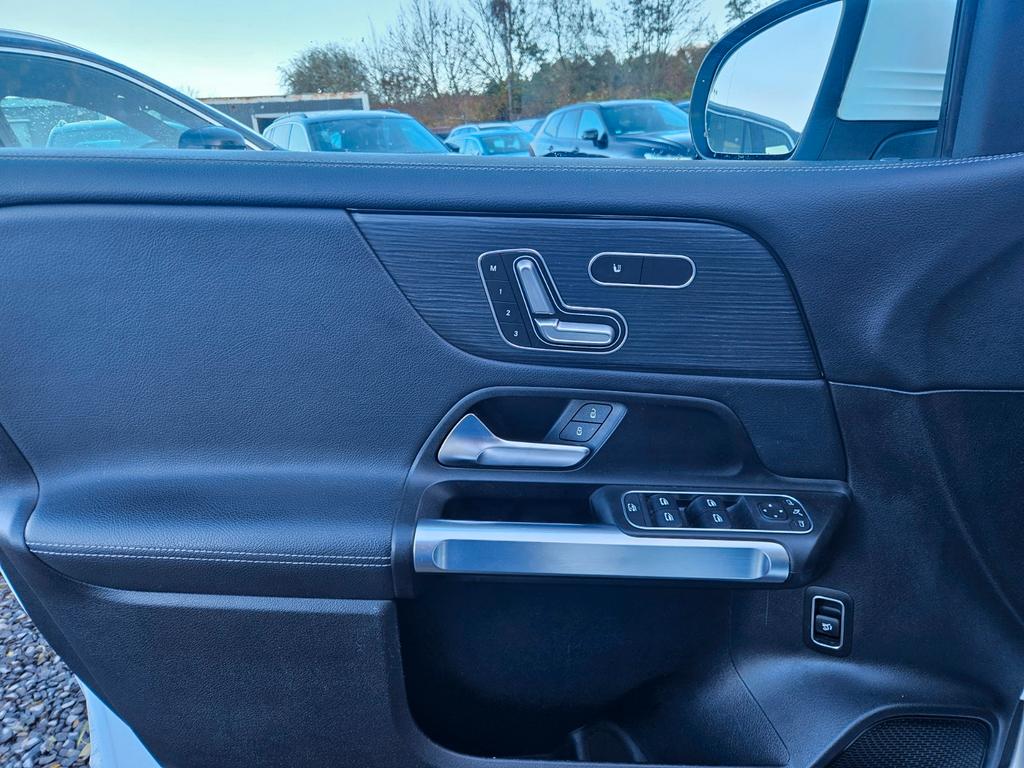 Mercedes-Benz GLB 200