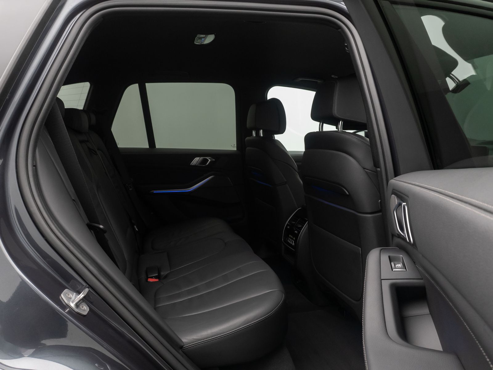 Fahrzeugabbildung BMW X5 M50d Panorama H/K 360° AHK Komfort HUD DAB