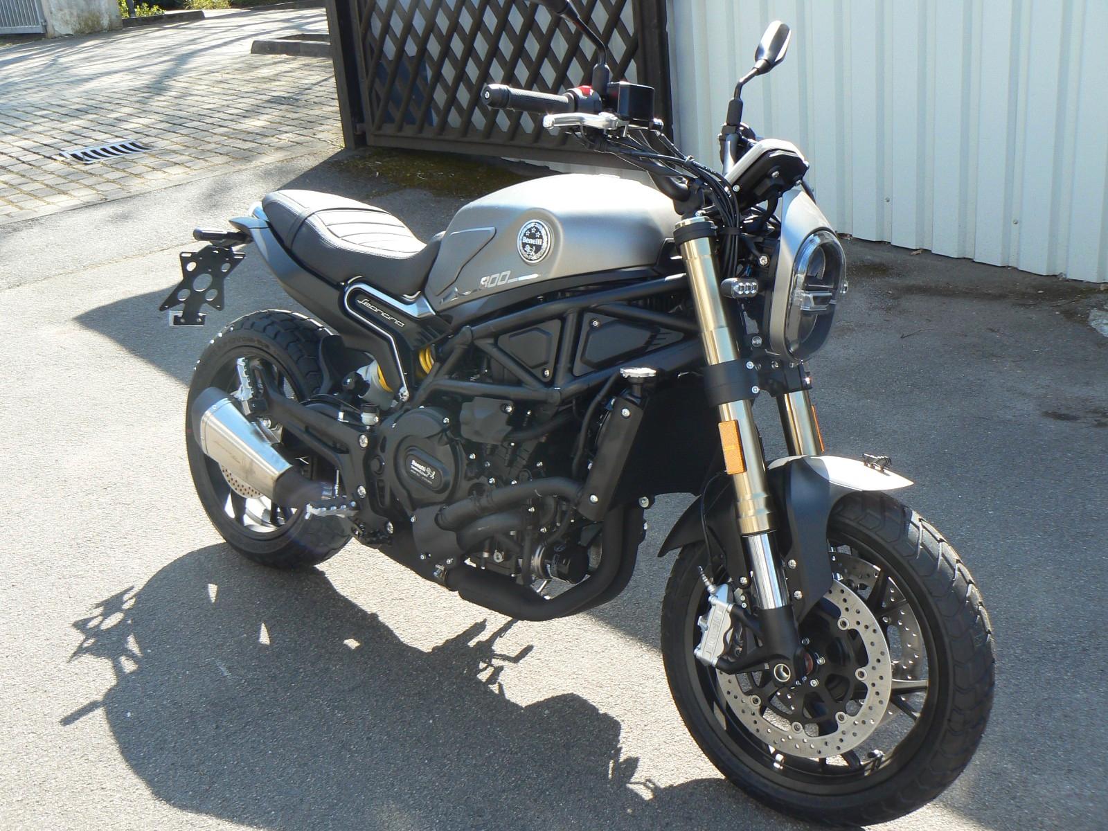 Benelli Leoncino 800  E5