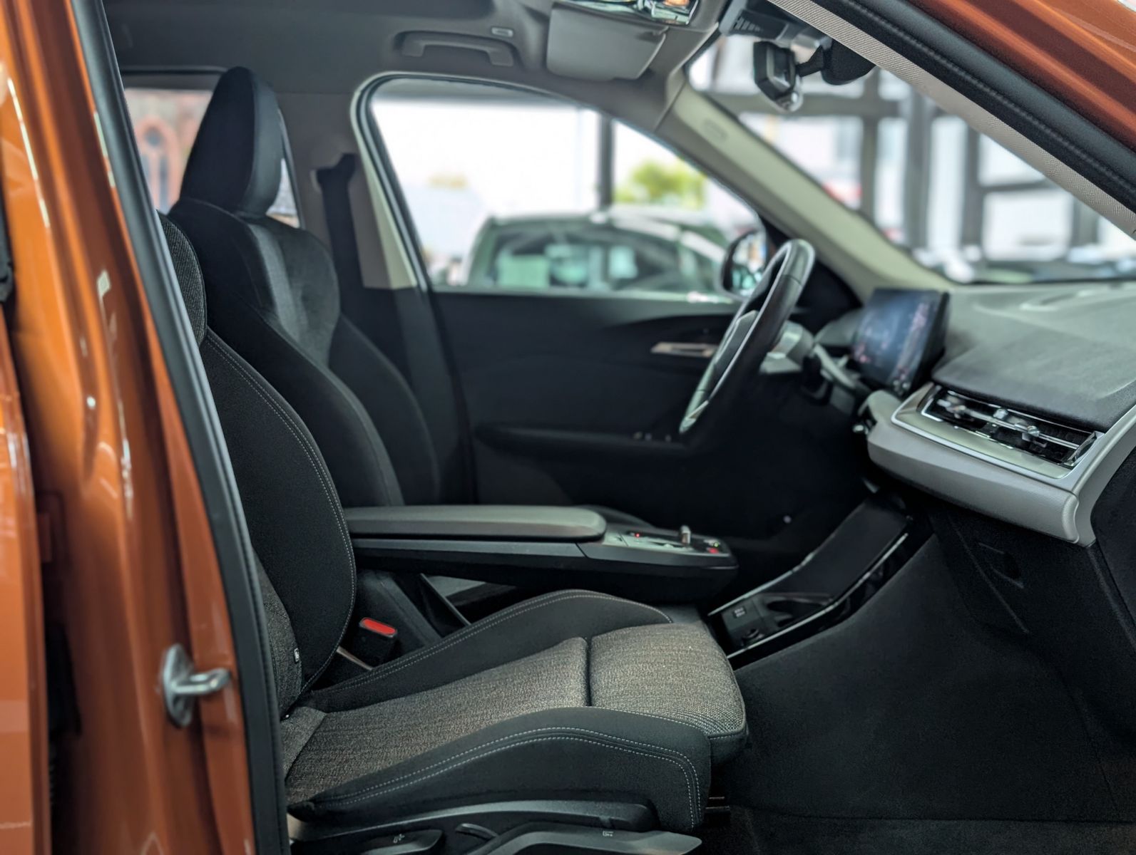 Fahrzeugabbildung BMW X1 20 i sDrive SPORT SHADOW PANO AHK LED AHK ACC