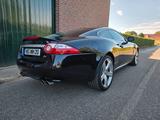 Jaguar XKR Coupé - - blaue Jaguar XKR