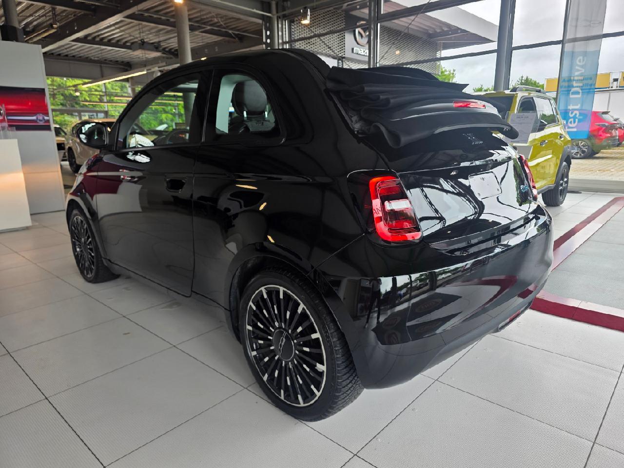 Fiat Cabrio Icon Alu 17 Zoll La Prima SHZ RFK Carplay