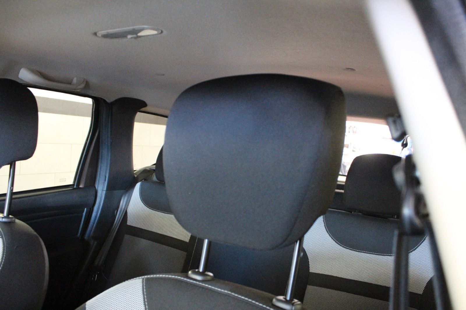 Fahrzeugabbildung Dacia Duster   SCE 115  Laureate   AHK *Navigation*