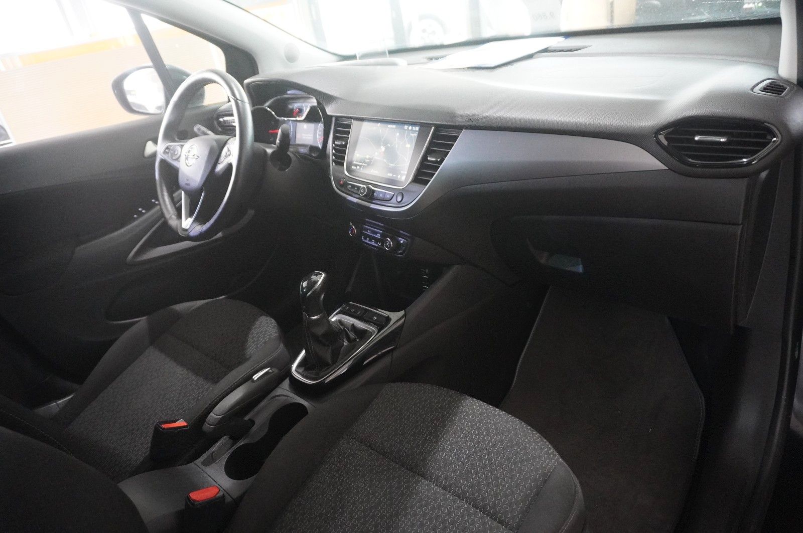 Fahrzeugabbildung Opel Crossland X 1.2 NAVI/LED/SHZ/LHZ/ALU/TEMPOMAT