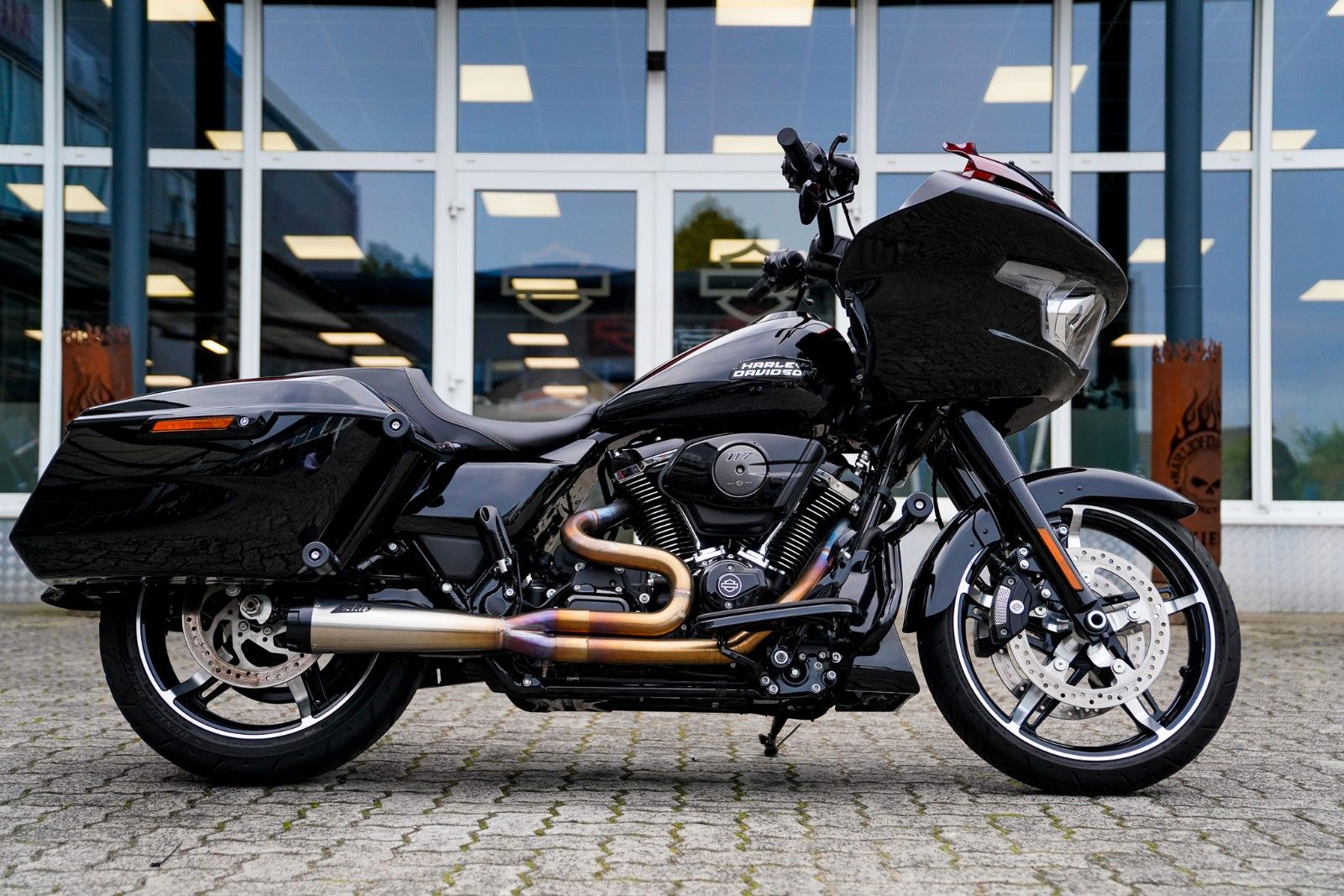 Fahrzeugabbildung Harley-Davidson Road Glide FLTRX 117 Cui - Zard Rick´s Lenker -