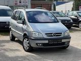 Opel Zafira 2.2 16V Selection Executive 7 Sitzer - Opel Zafira: Executive