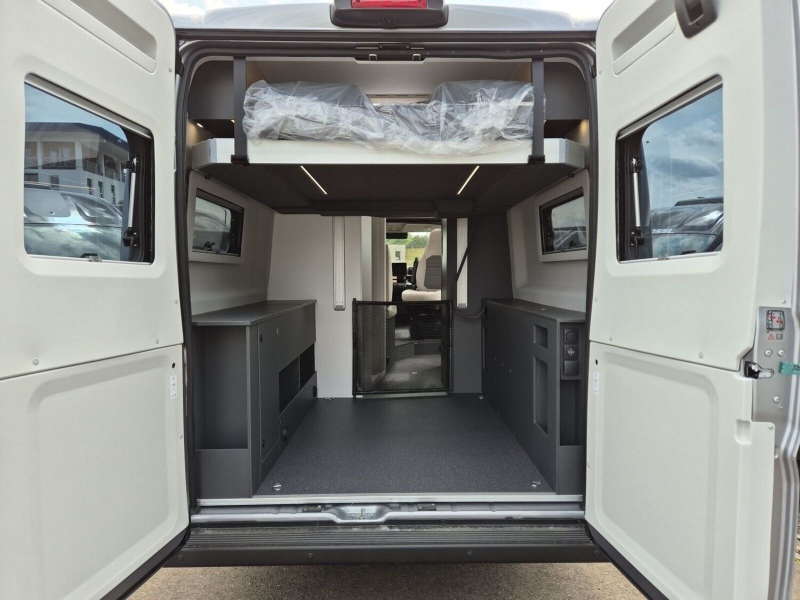 Fahrzeugabbildung Adria Twin 640 SGX 60Y Fußbodentemp.138l Kühlschrank