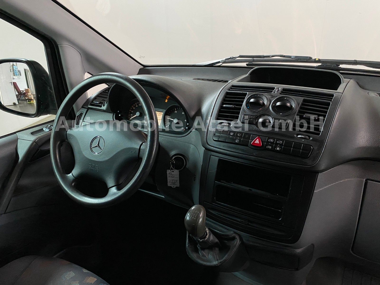 Fahrzeugabbildung Mercedes-Benz Vito 109 CDI kompakt *1.HAND* (0519-B)