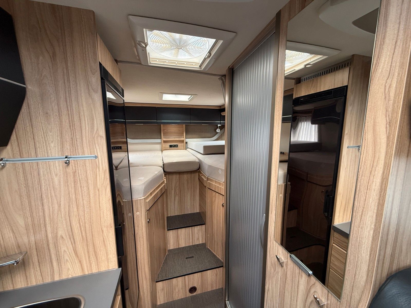 Fahrzeugabbildung HYMER / ERIBA / HYMERCAR MLT 570 Crossover V 6 190 PS