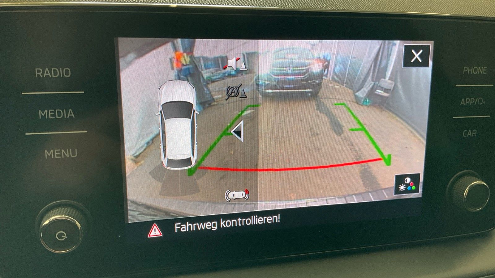Fahrzeugabbildung SKODA Scala 1.0 TSI AMBITION LED/NEBEL/PDC/SHZ/SPORT