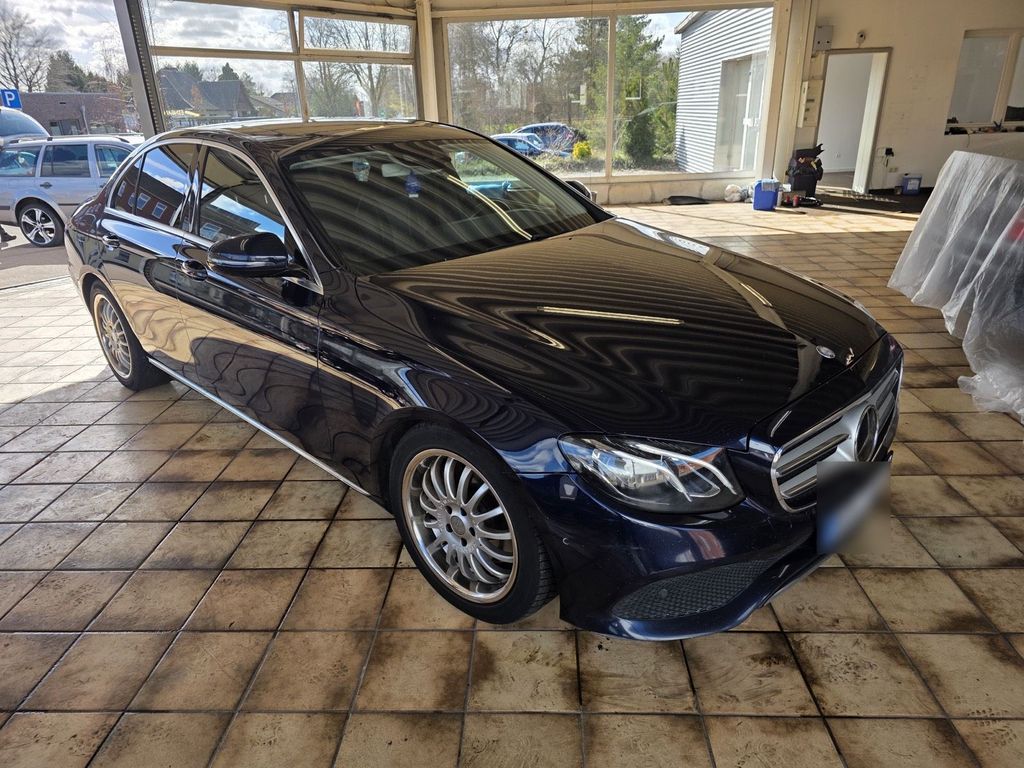 Image of Mercedes-Benz E 350