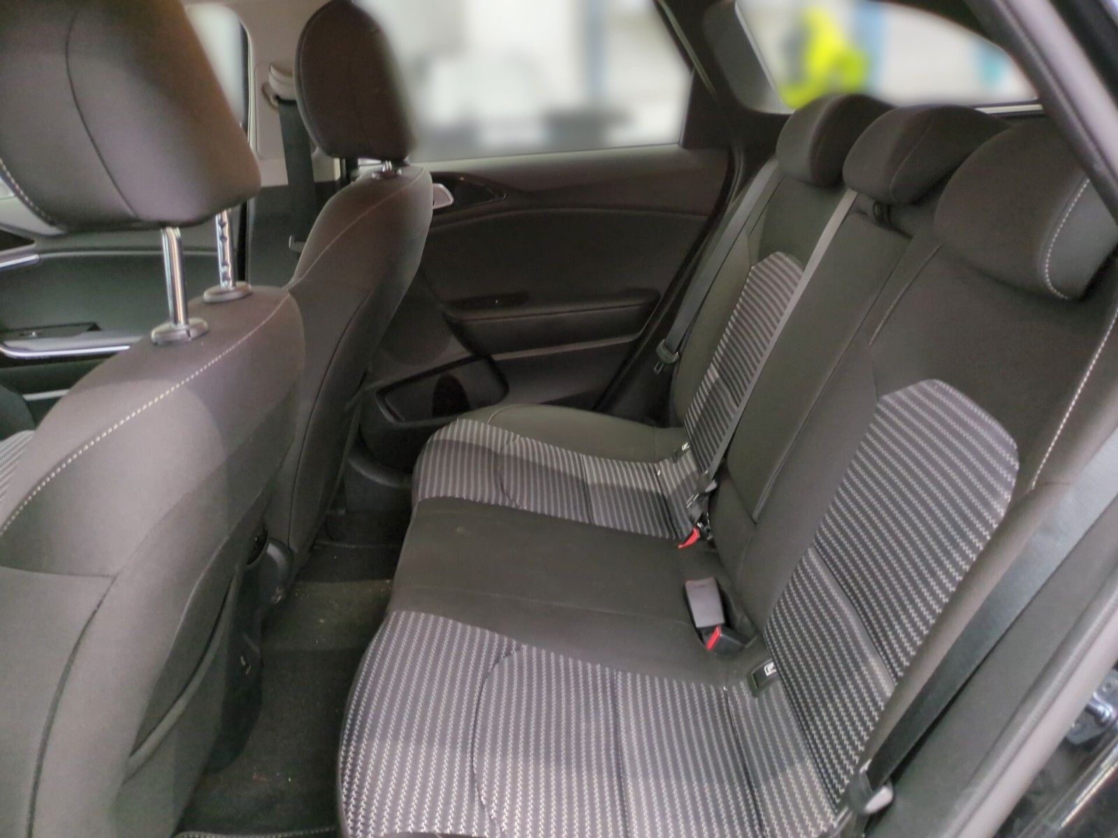 Fahrzeugabbildung Kia CEED_SW 1.5T 140 DCT7 VIS KOMF+ (NAV)