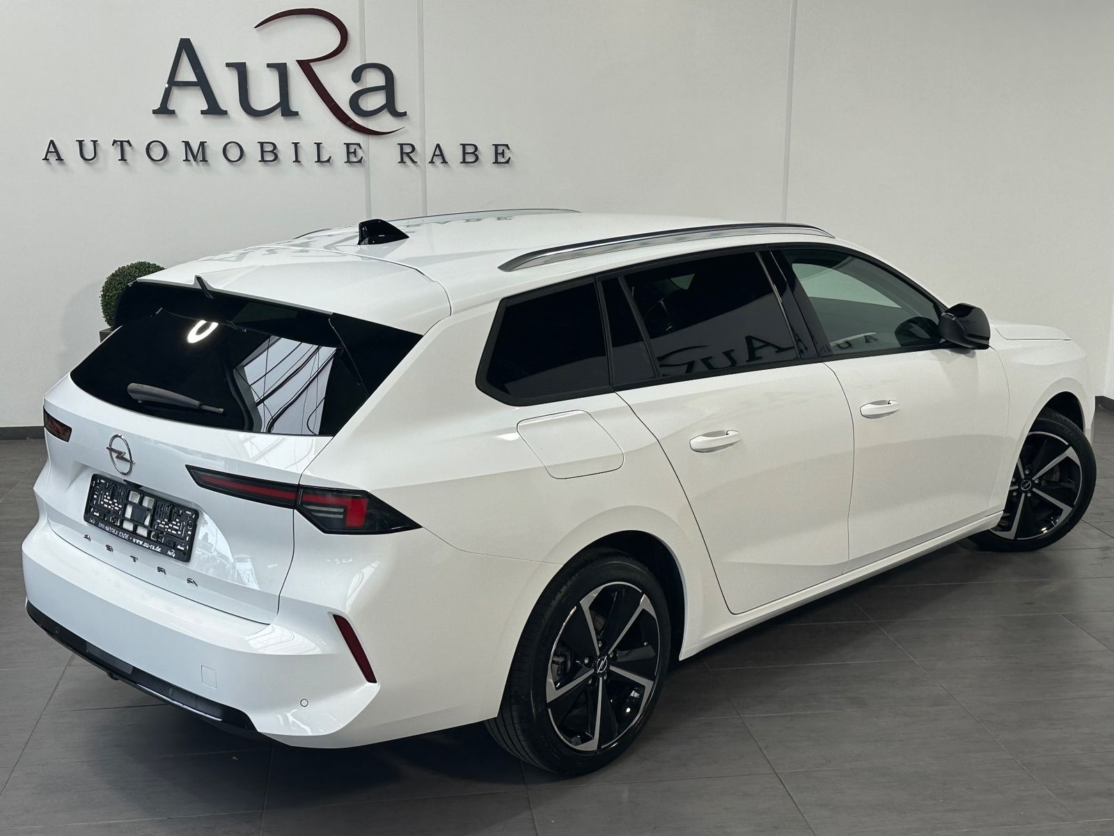 Fahrzeugabbildung Opel Astra Sports Tourer 1.5 D Business Elegance NAV