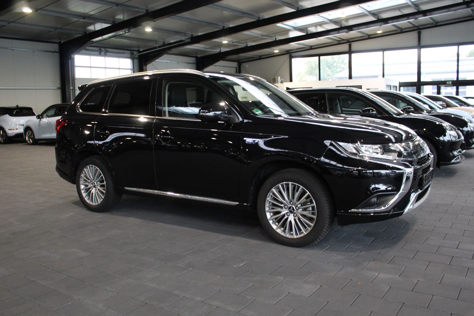 Mitsubishi Outlander PHEV Spirit 4WD (AHK) imagem 3