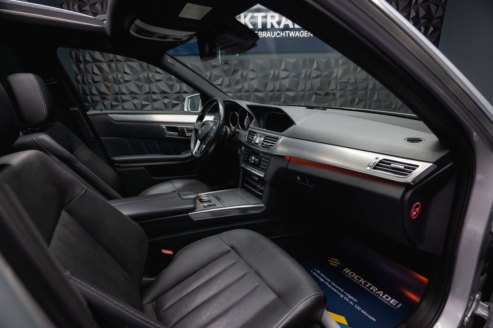 Fahrzeugabbildung Mercedes-Benz E 500 V8 CGI AMG Sport *Airmatic*Pano*ACC*H&K*