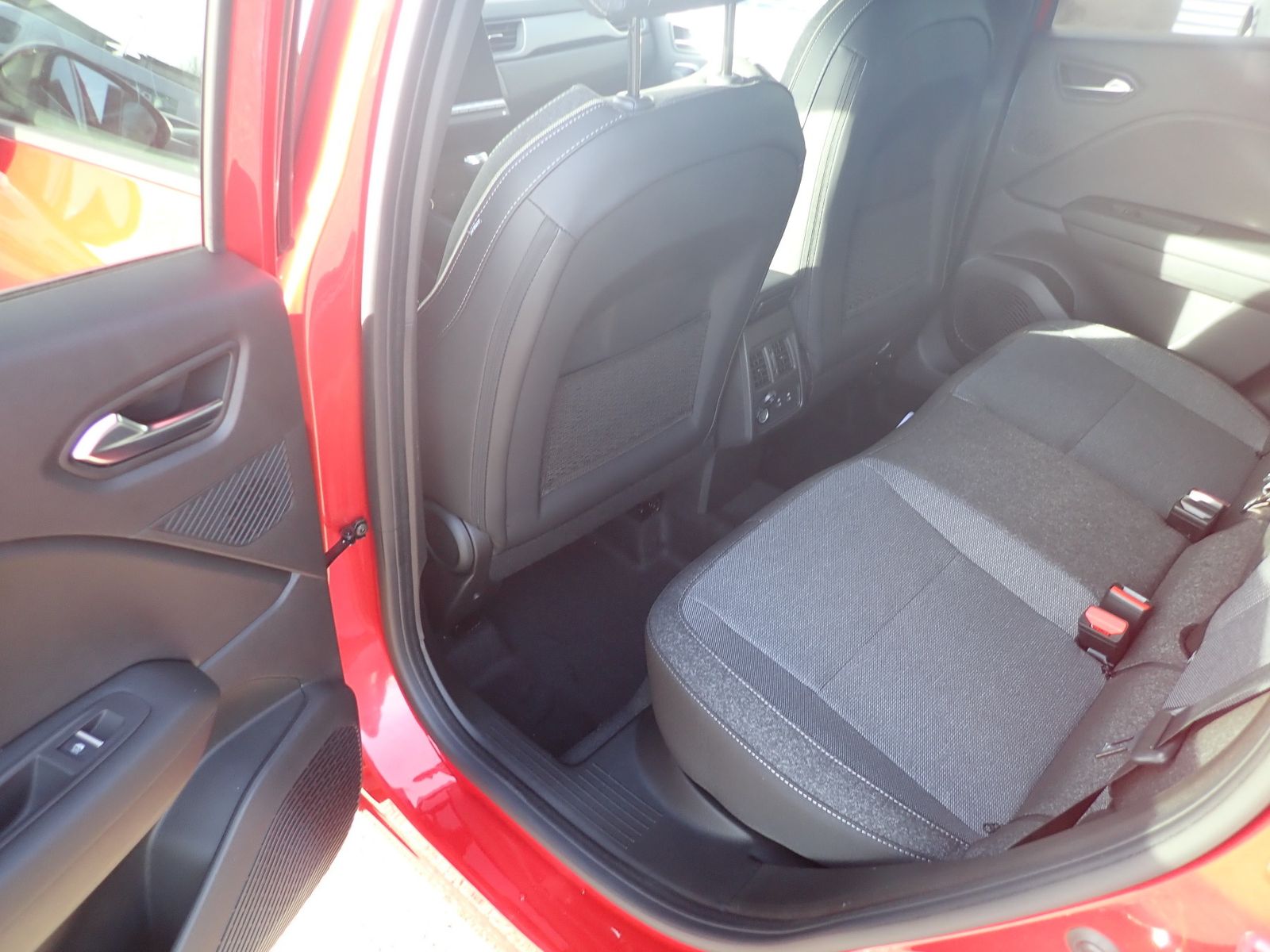 Fahrzeugabbildung Renault Captur KISS TCe 90