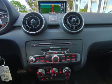 Audi A1 S-Line*S-Tronic-Autom*Bi-Xen*SHZ*PDC*