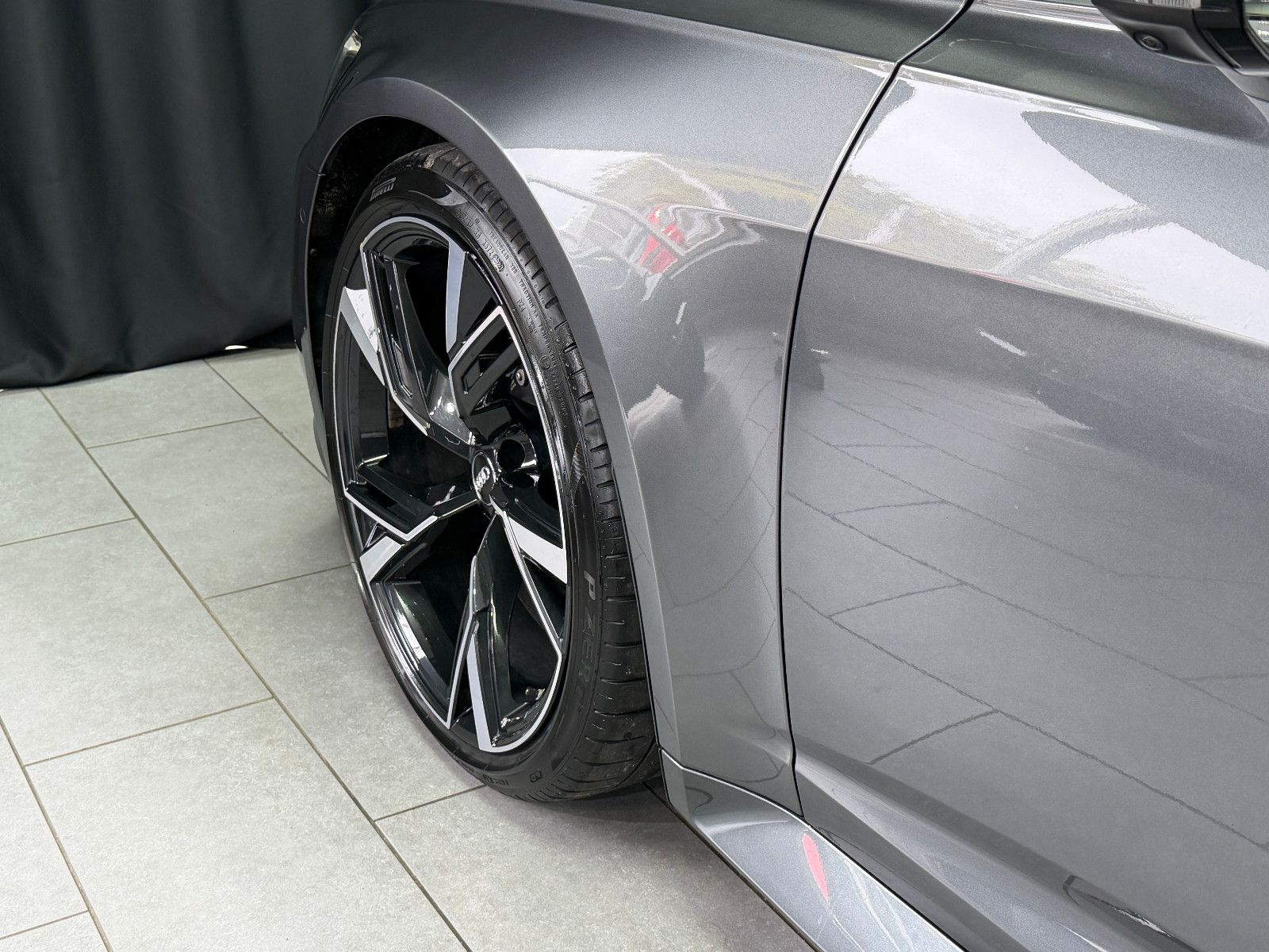 Fahrzeugabbildung Audi RS6 Avant 4.0 TFSI quattro |KERAMIK|B/O