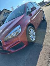 BMW 218i - - rote BMW 2er Reihe