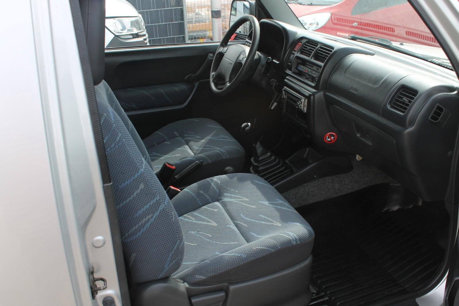 Suzuki Jimny 4x4 1.3 82ch - Climatisation - Attelage - Vitres éléctrique - Centralisé