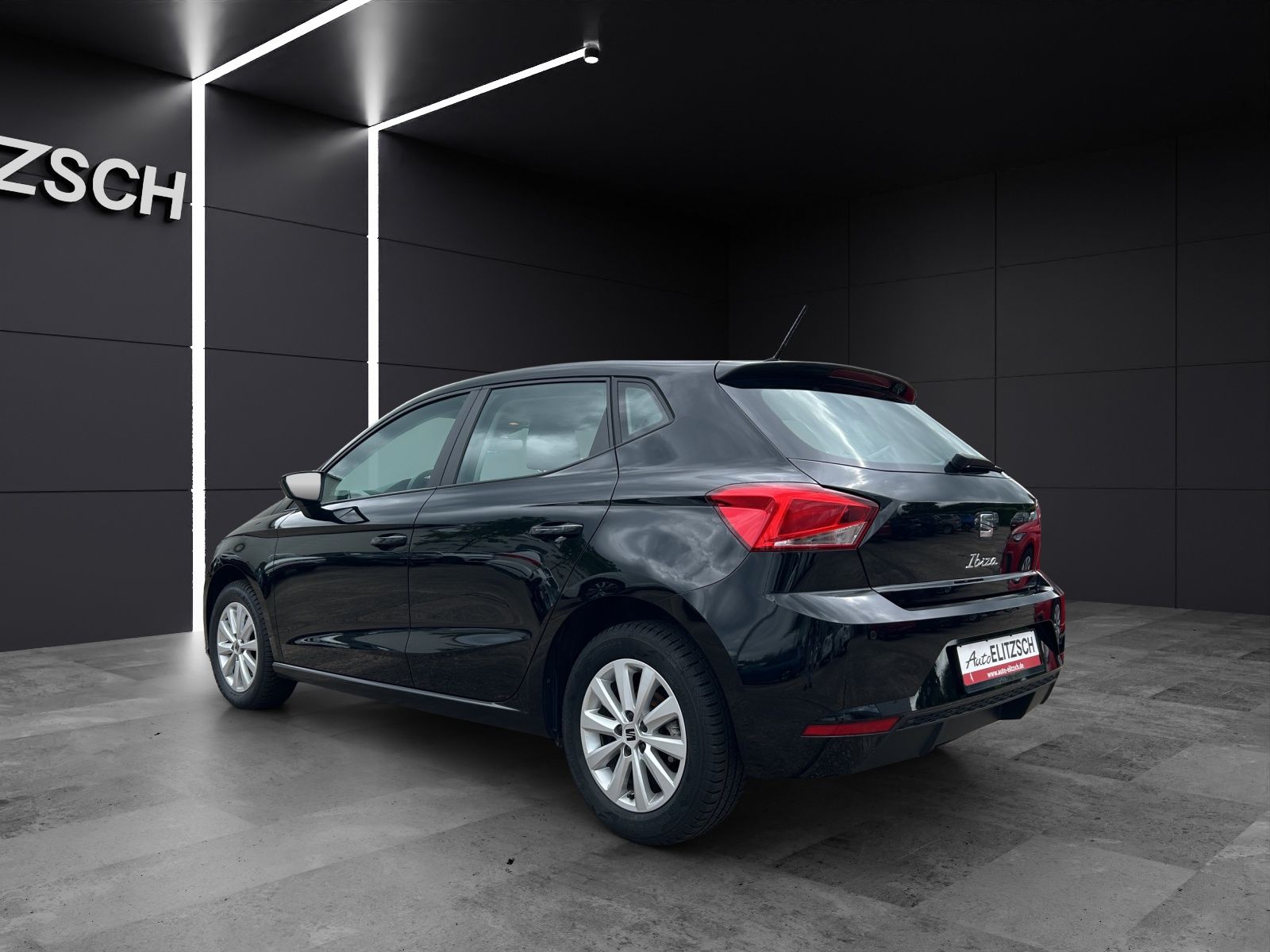Fahrzeugabbildung SEAT Ibiza TSI Style DSG LED SHZ PDC CarPlay GRA