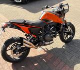 KTM Duke 690 - KTM 690