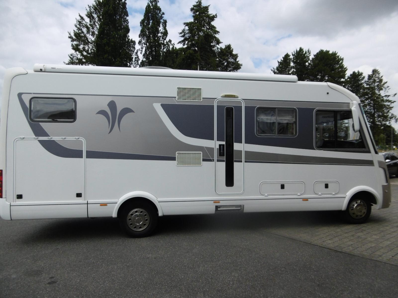 Niesmann + Bischoff Flair 710I  Barversion ,Hubbett und Volluftfeder