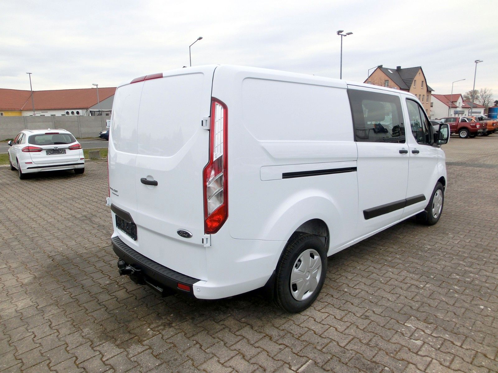 Fahrzeugabbildung Ford Transit Custom Kasten Doka 320 L2 Trend