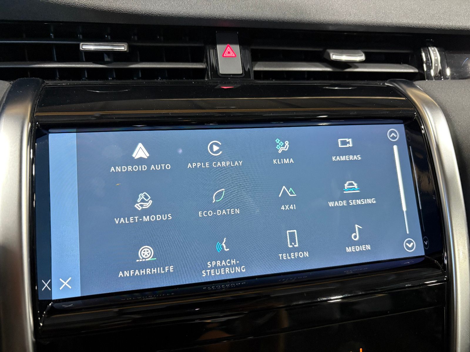 Fahrzeugabbildung Land Rover Discovery Sport AWD/360°/APPLE/SHZ/TEMPOMAT/LED/