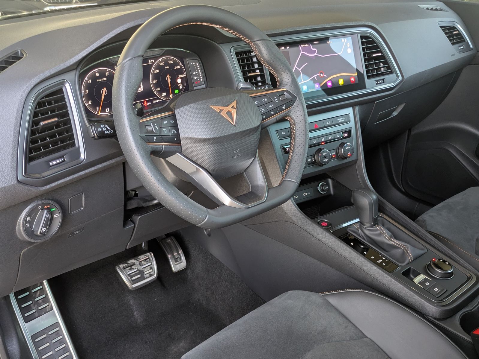 Fahrzeugabbildung CUPRA Ateca 1.5 TSI DSG AHK*LED*ACC*APP*KAMERA*19"