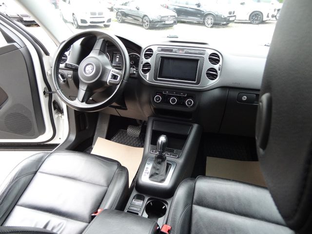Fahrzeugabbildung Volkswagen Tiguan Sport Style 4Motion/Xenon/SitzH/PDC/Leder